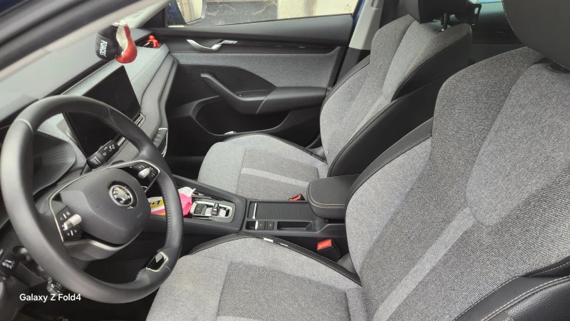 Skoda Octavia 1.5 DSG m-HEV, снимка 4 - Автомобили и джипове - 53196775