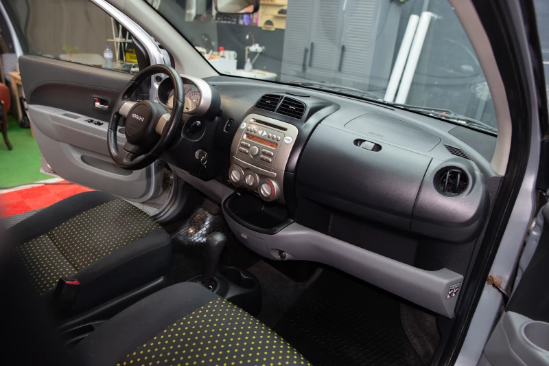 Daihatsu Sirion 1.4 98кс АВТОМАТИК* , снимка 13 - Автомобили и джипове - 53260200