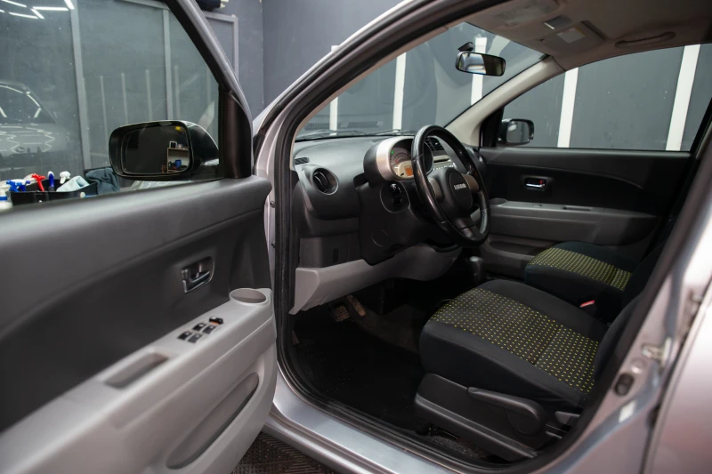 Daihatsu Sirion 1.4 98кс АВТОМАТИК* , снимка 6 - Автомобили и джипове - 53260200