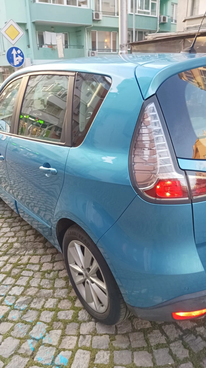 Renault Scenic, снимка 3 - Автомобили и джипове - 53311098