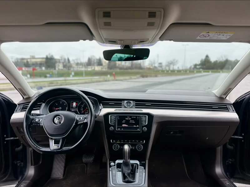 VW Passat 2.0TDI, снимка 9 - Автомобили и джипове - 53344253