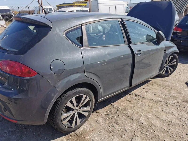 Seat Leon 1.6 tdi, снимка 2 - Автомобили и джипове - 34418472