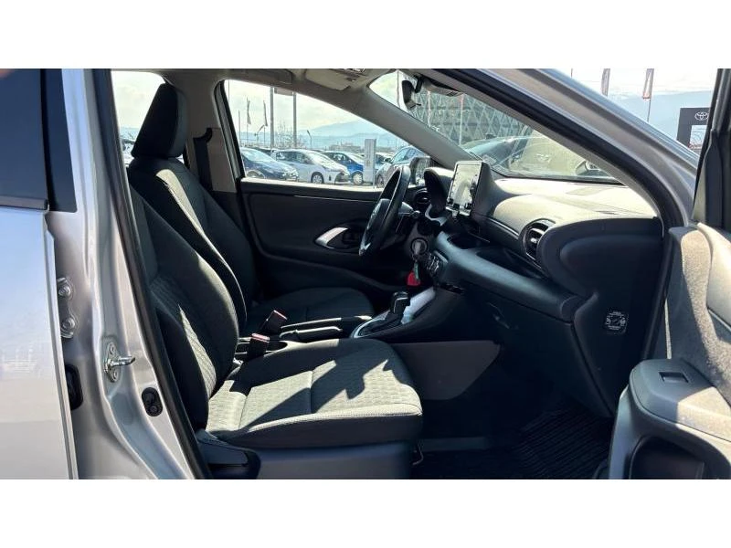 Toyota Yaris 1.5 CVT COMFORT, снимка 6 - Автомобили и джипове - 53766599