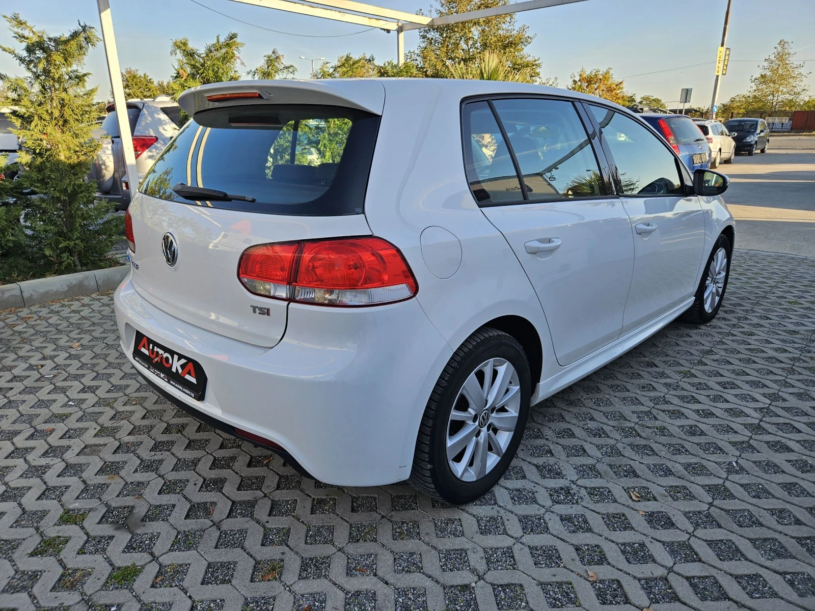 VW Golf 1.4TSI-122кс= 6СКОРОСТИ= НАВИ= SPORT - изображение 3