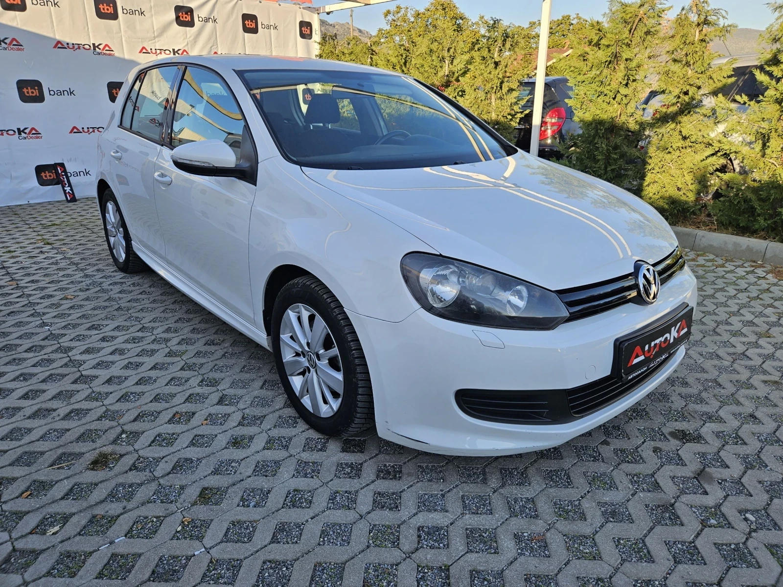 VW Golf 1.4TSI-122кс= 6СКОРОСТИ= НАВИ= SPORT - изображение 2