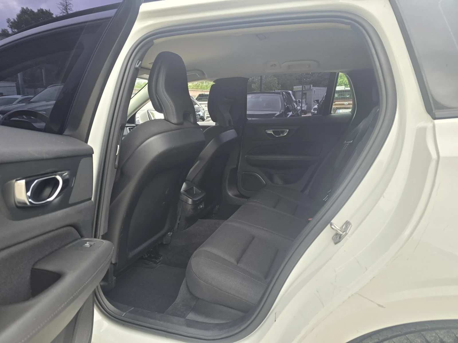 Volvo V60 2.0 150.    | Mobile.bg   12