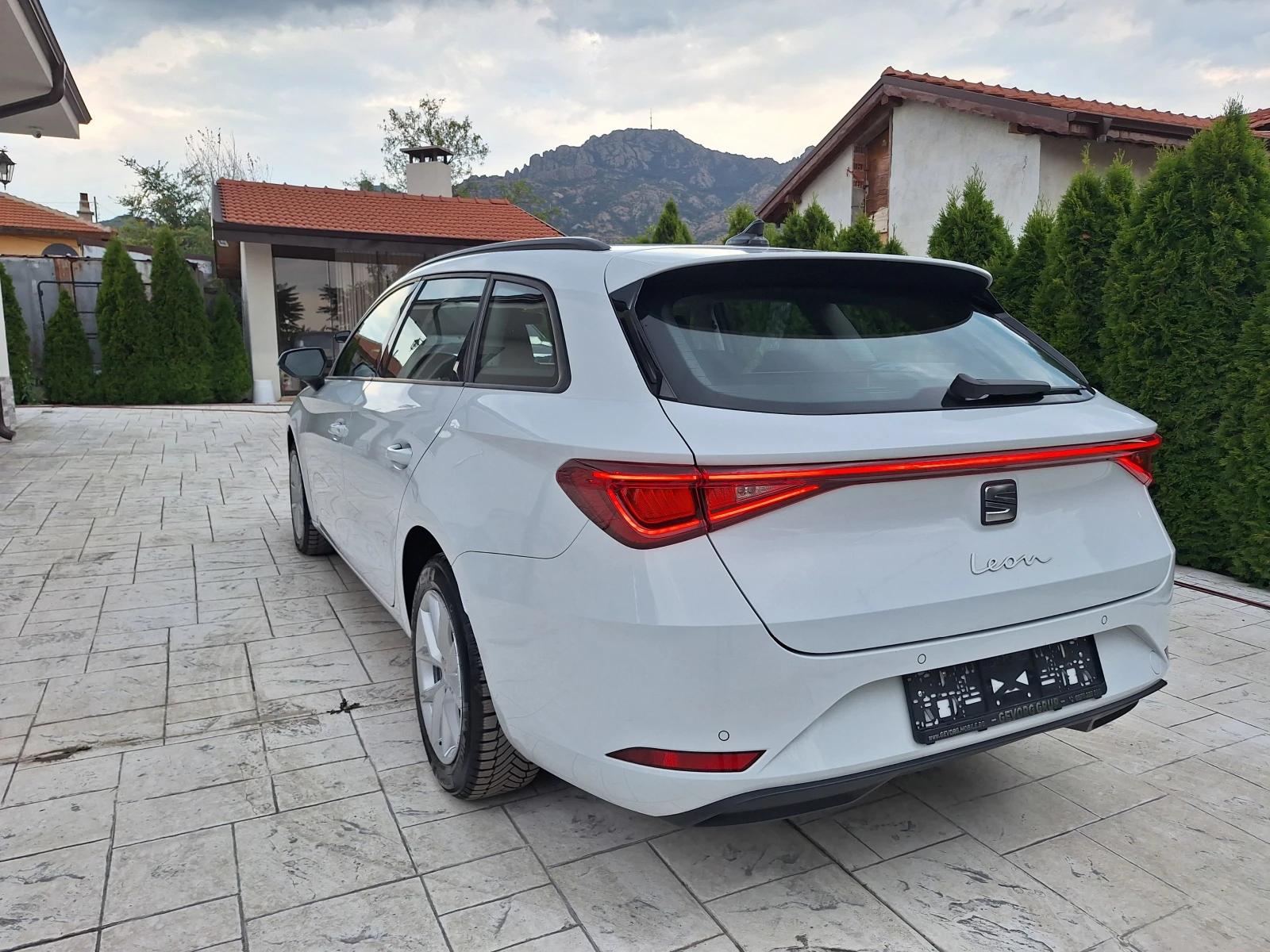 Seat Leon 2.0 TDI УНИКАЛНА  - изображение 7