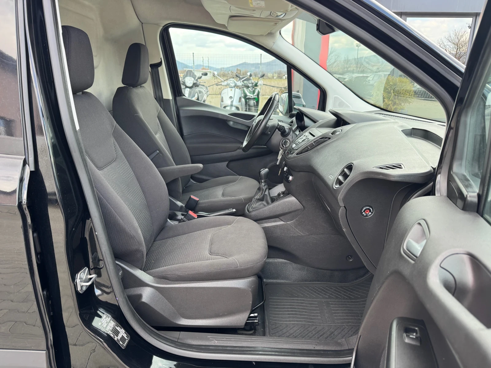 Ford Courier 1.5TDCI EURO-6, снимка 13 - Автомобили и джипове - 54192972