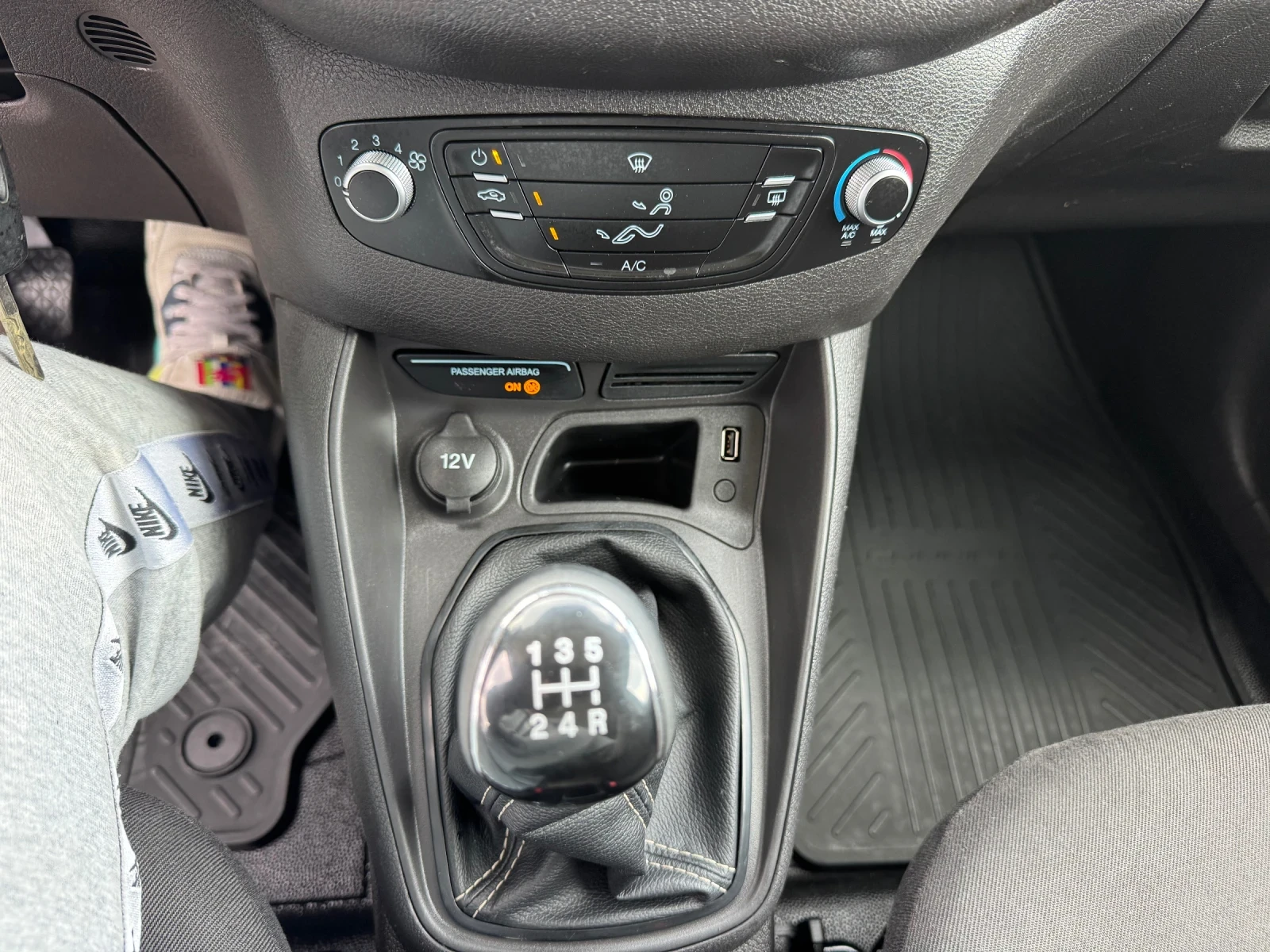 Ford Courier 1.5TDCI EURO-6, снимка 11 - Автомобили и джипове - 54192972