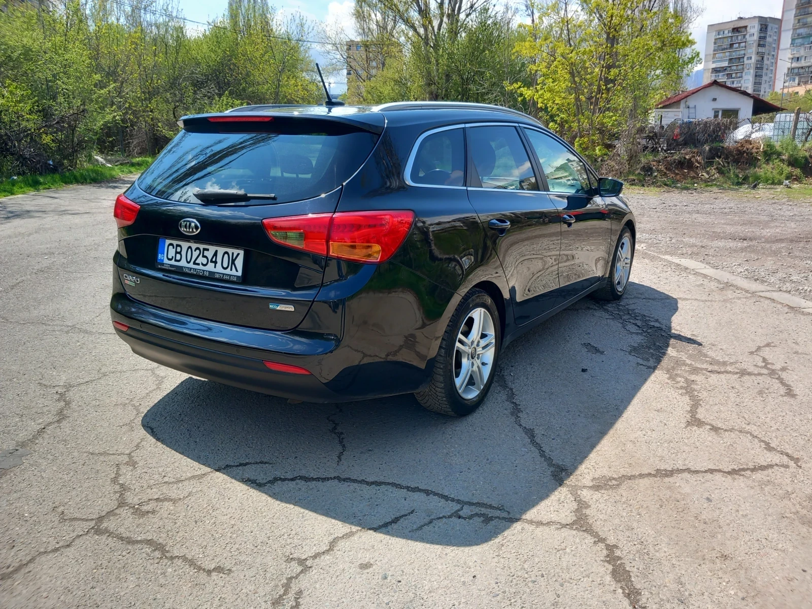 Kia Ceed 1.6 CRDI , снимка 5 - Автомобили и джипове - 54236561