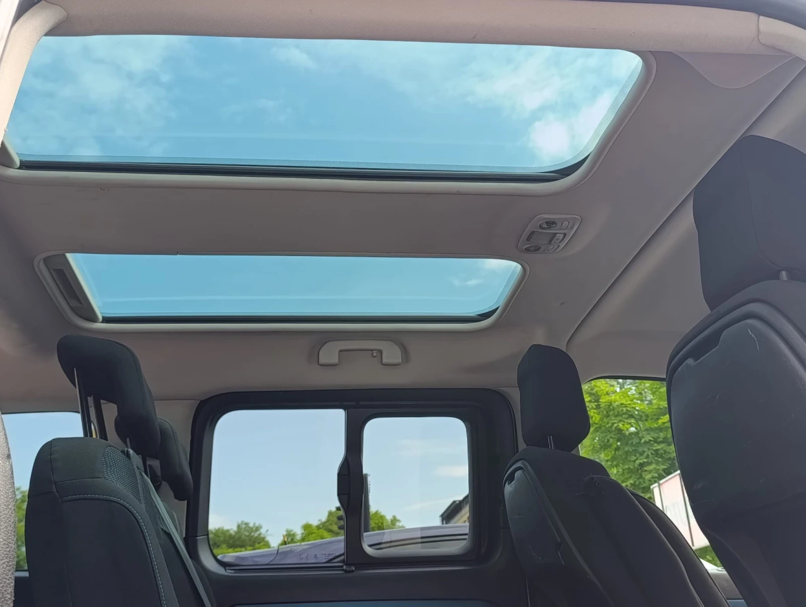 Peugeot Traveler 2.0HDI Автоматик!!!, снимка 15 - Автомобили и джипове - 54735356