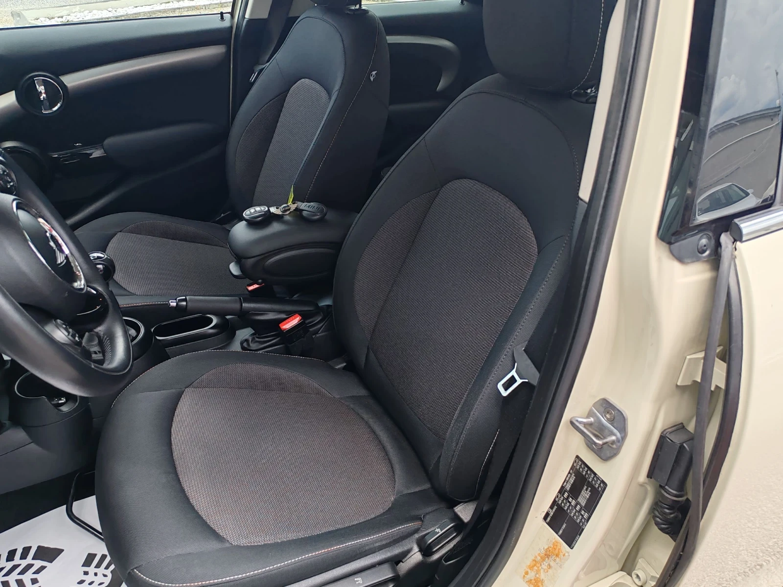 Mini One D 1.5d Euro6b, снимка 7 - Автомобили и джипове - 54868282