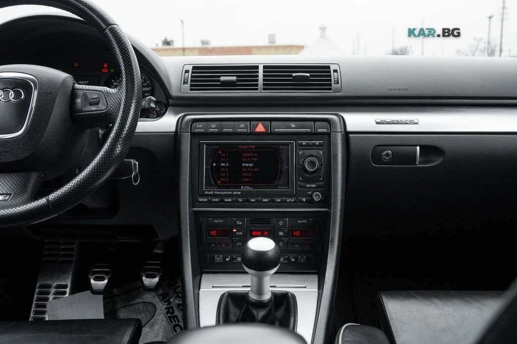 Audi Rs4 Sedan* АвтоКредит* (ЦЕНА ДО БГ), снимка 9 - Автомобили и джипове - 54918114