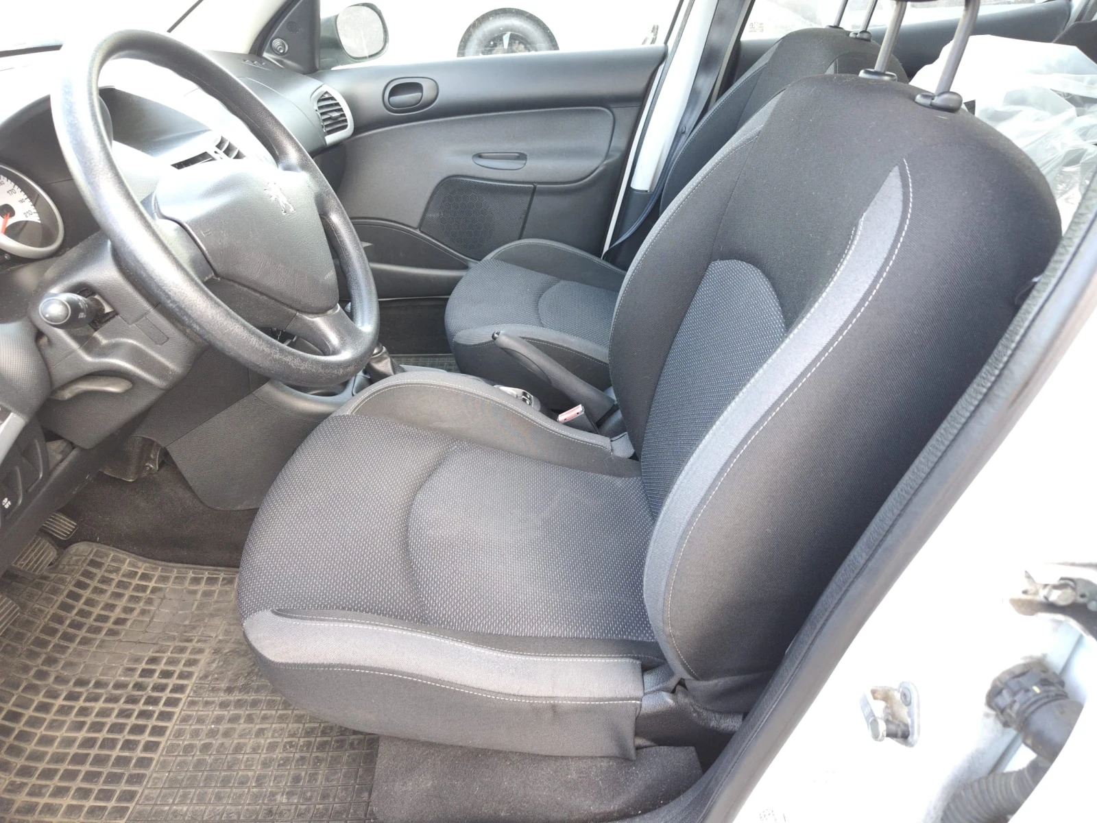 Peugeot 206 206+ 1.1i КЛИМА , снимка 6 - Автомобили и джипове - 55147003