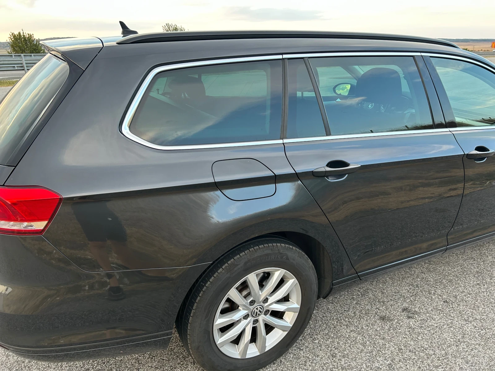 VW Passat Комви, снимка 5 - Автомобили и джипове - 55795187