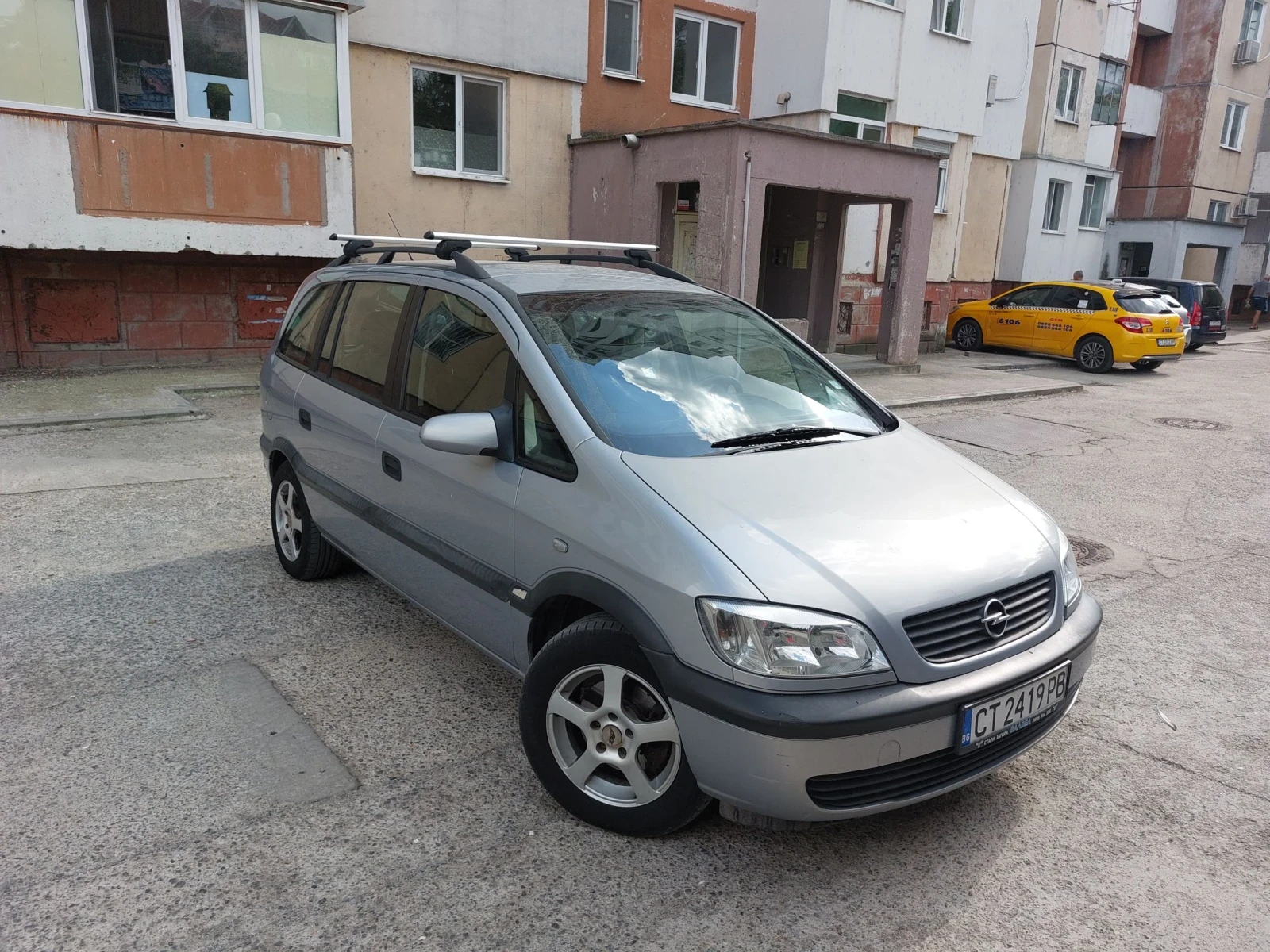 Opel Zafira, снимка 3 - Автомобили и джипове - 55826970