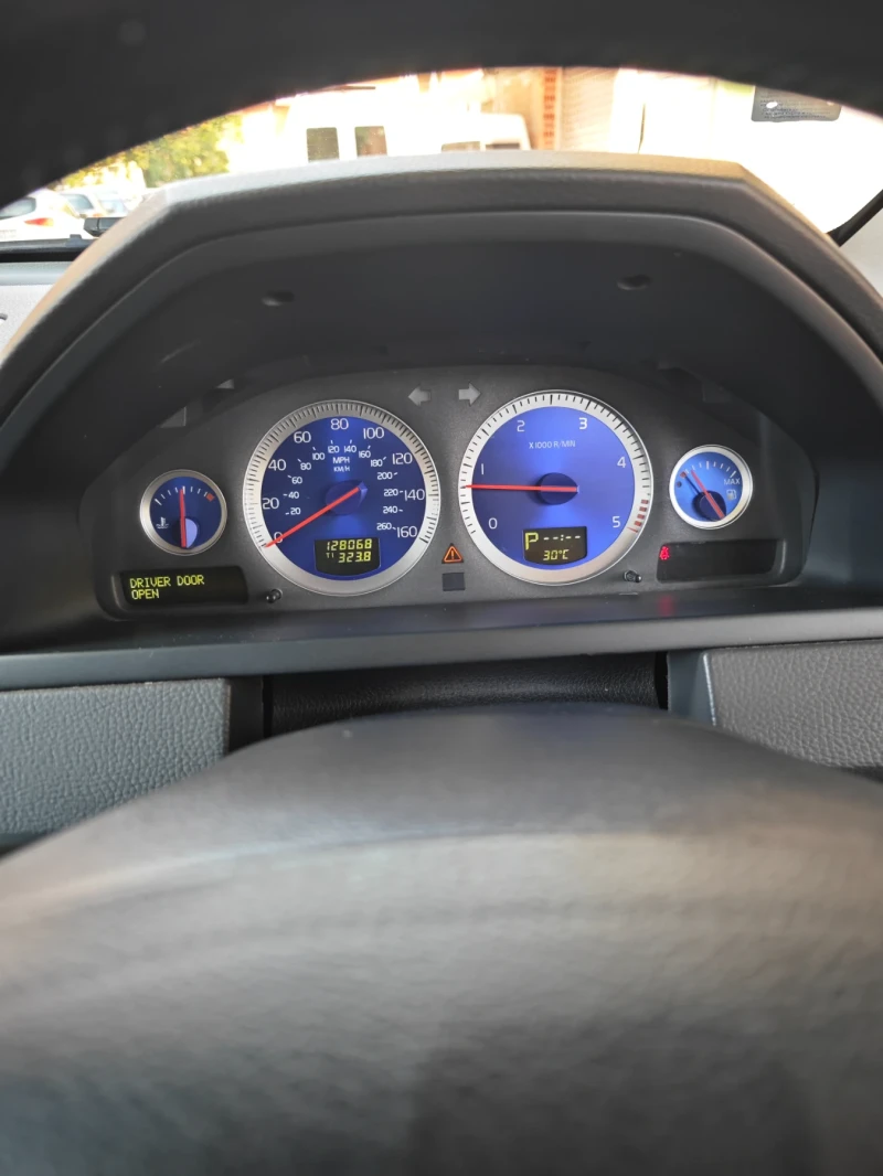 Volvo Xc90 D5 R-Design SE, снимка 9 - Автомобили и джипове - 52747789