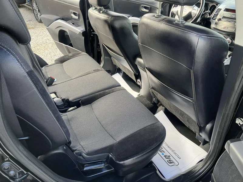 Mitsubishi Outlander, снимка 11 - Автомобили и джипове - 52692136