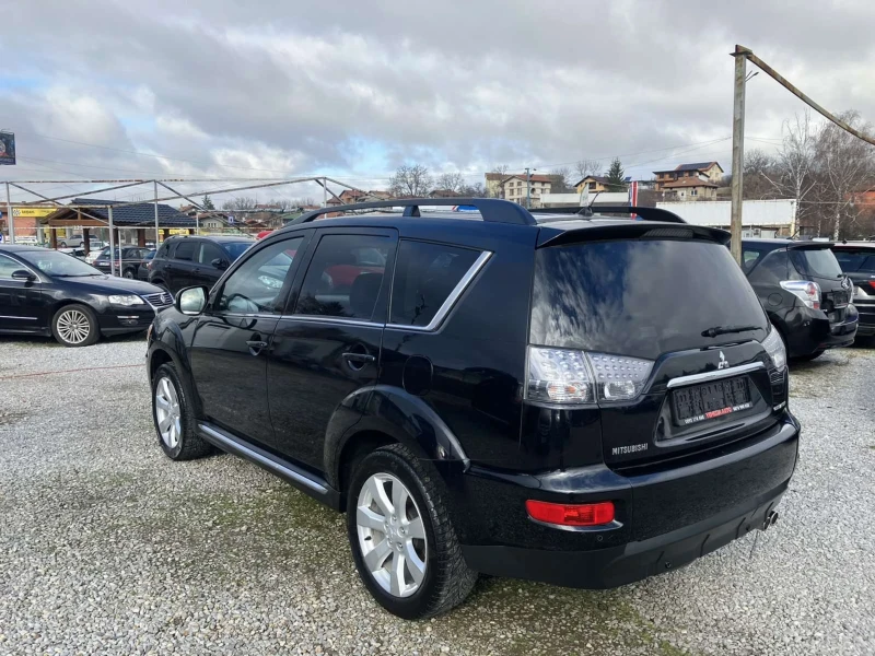 Mitsubishi Outlander, снимка 6 - Автомобили и джипове - 52692136