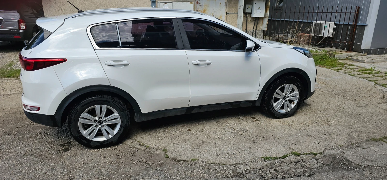 Kia Sportage 2.0 CRDI LX 4x4 - изображение 4