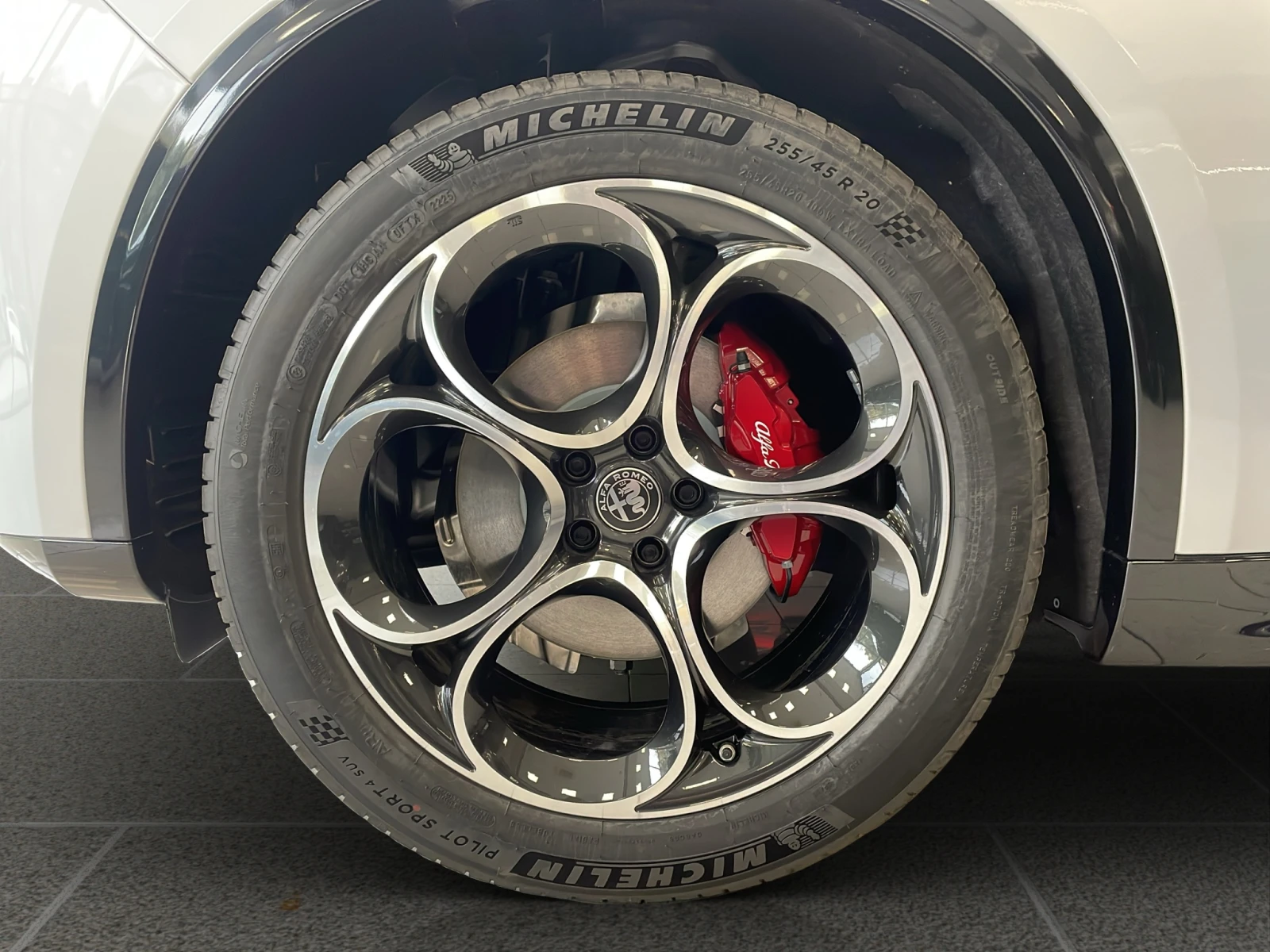 Alfa Romeo Stelvio Veloce 2.0 Petrol AT8 Q4 | Mobile.bg   15