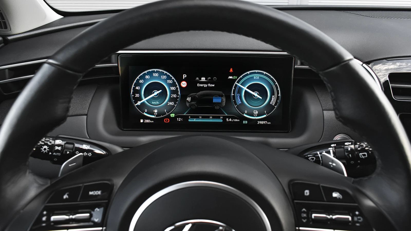 Hyundai Tucson 1.6 T-GDi EXELLENCE Plug-in Hybrid 4x4 Automatic, снимка 13 - Автомобили и джипове - 54149377