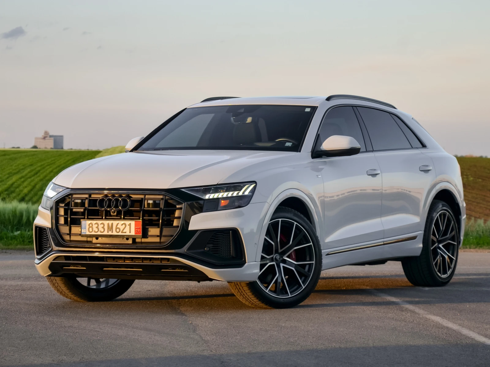 Audi Q8 QUATTRO PRESTIGE 55 TFSI, снимка 3 - Автомобили и джипове - 54577038