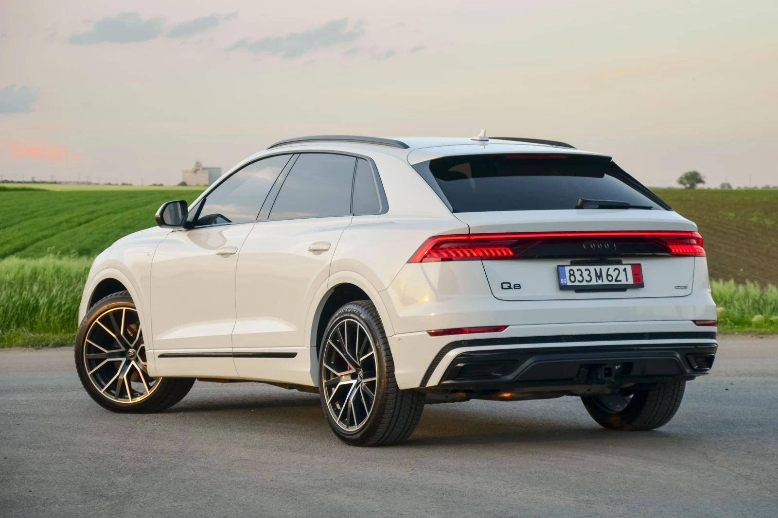 Audi Q8 QUATTRO PRESTIGE 55 TFSI, снимка 5 - Автомобили и джипове - 54577038