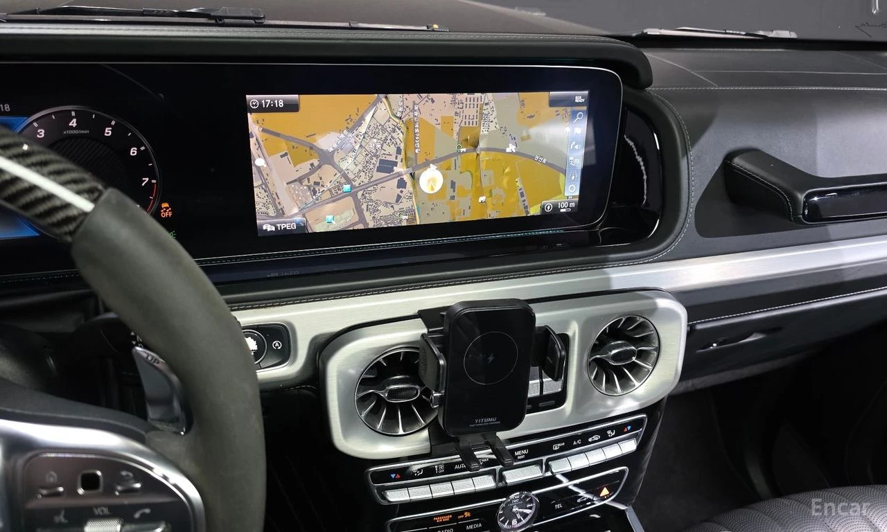Mercedes-Benz G 63 AMG DISTRONIC* BURMESTER* МАСАЖ* 360 CAM* ОБДУХВАНЕ* , снимка 11 - Автомобили и джипове - 55224771