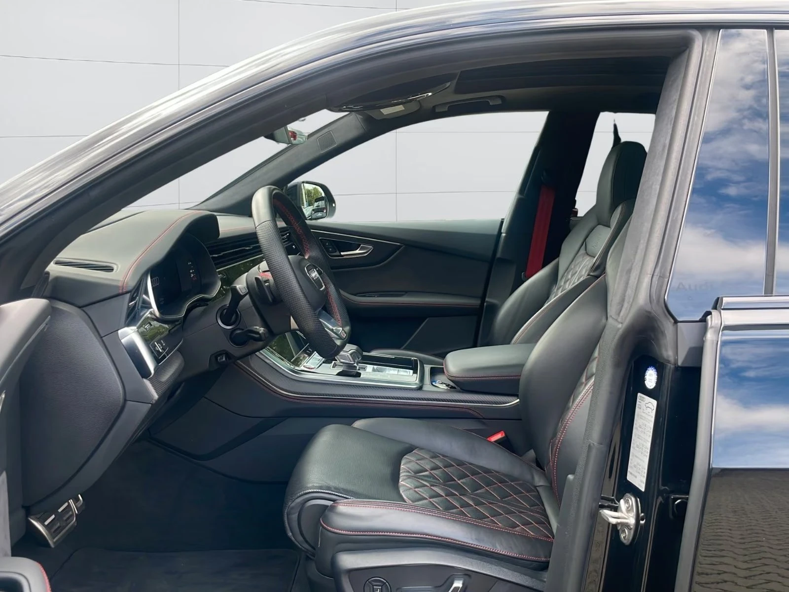 Audi SQ8 FACELIFT / BLACK OPTIC / MATRIX / B&O / HUD / PANO, снимка 7 - Автомобили и джипове - 56067758
