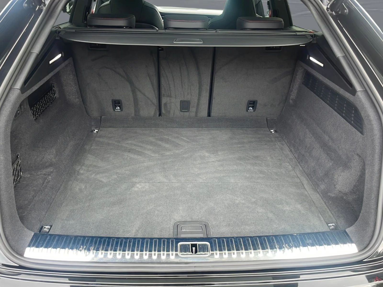 Audi SQ8 FACELIFT / BLACK OPTIC / MATRIX / B&O / HUD / PANO, снимка 17 - Автомобили и джипове - 56067758