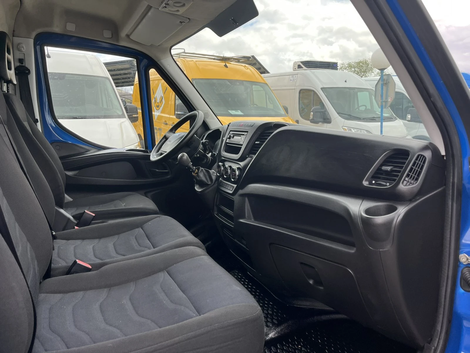 Iveco Daily Б кат.263000km!!!!EURO6Y, снимка 9 - Бусове и автобуси - 54078861