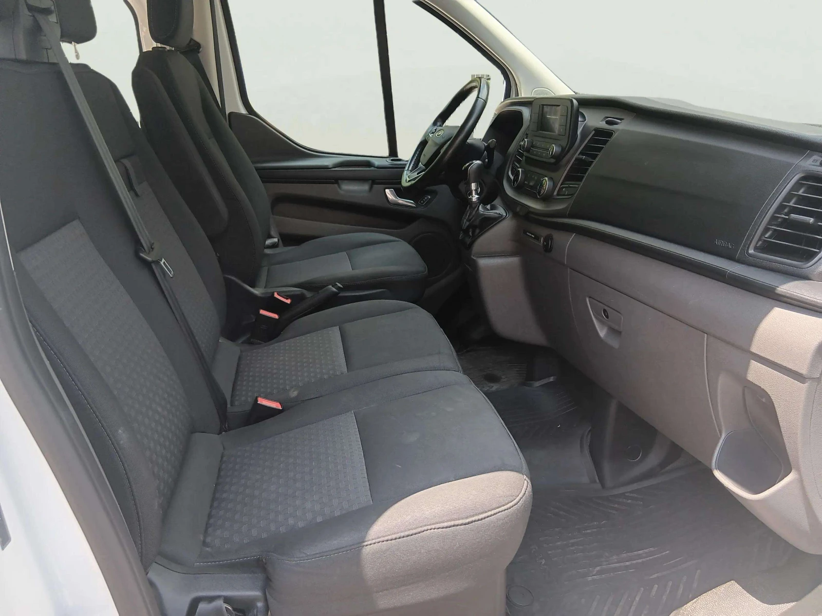 Ford Transit Custom 2.0L EcoBlue, снимка 10 - Бусове и автобуси - 55213442