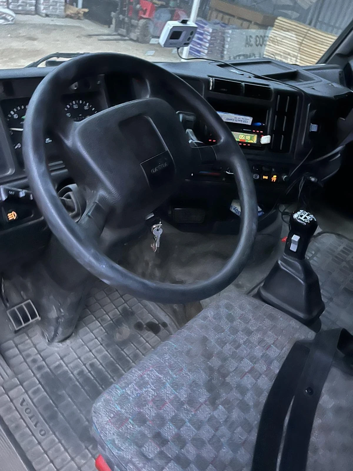 Volvo Fh 12 Бордови Кран, снимка 7 - Камиони - 56057183