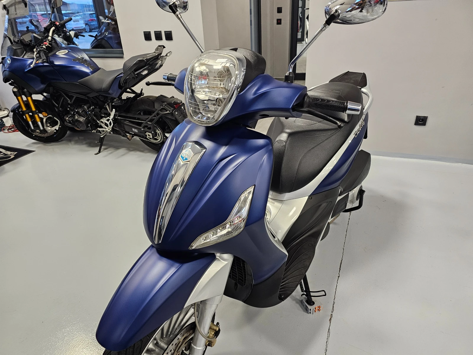 Piaggio Beverly 300ie, Colour Matte Blue Pearl! - изображение 10