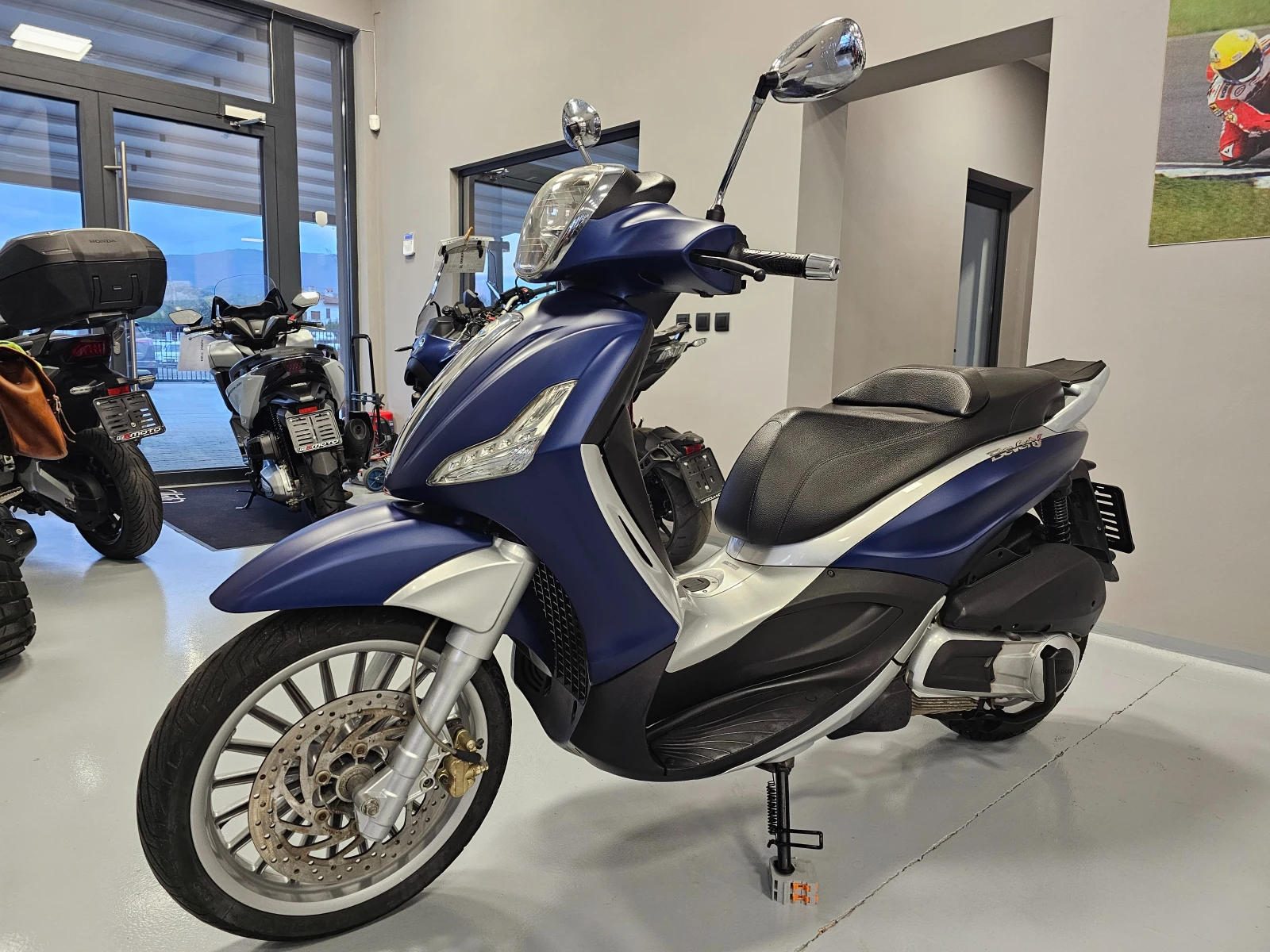 Piaggio Beverly 300ie, Colour Matte Blue Pearl! - изображение 8