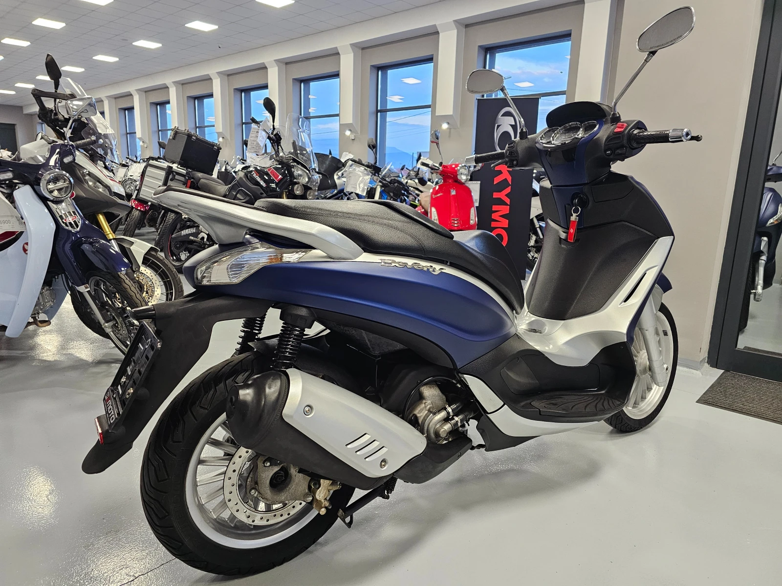 Piaggio Beverly 300ie, Colour Matte Blue Pearl! - изображение 4