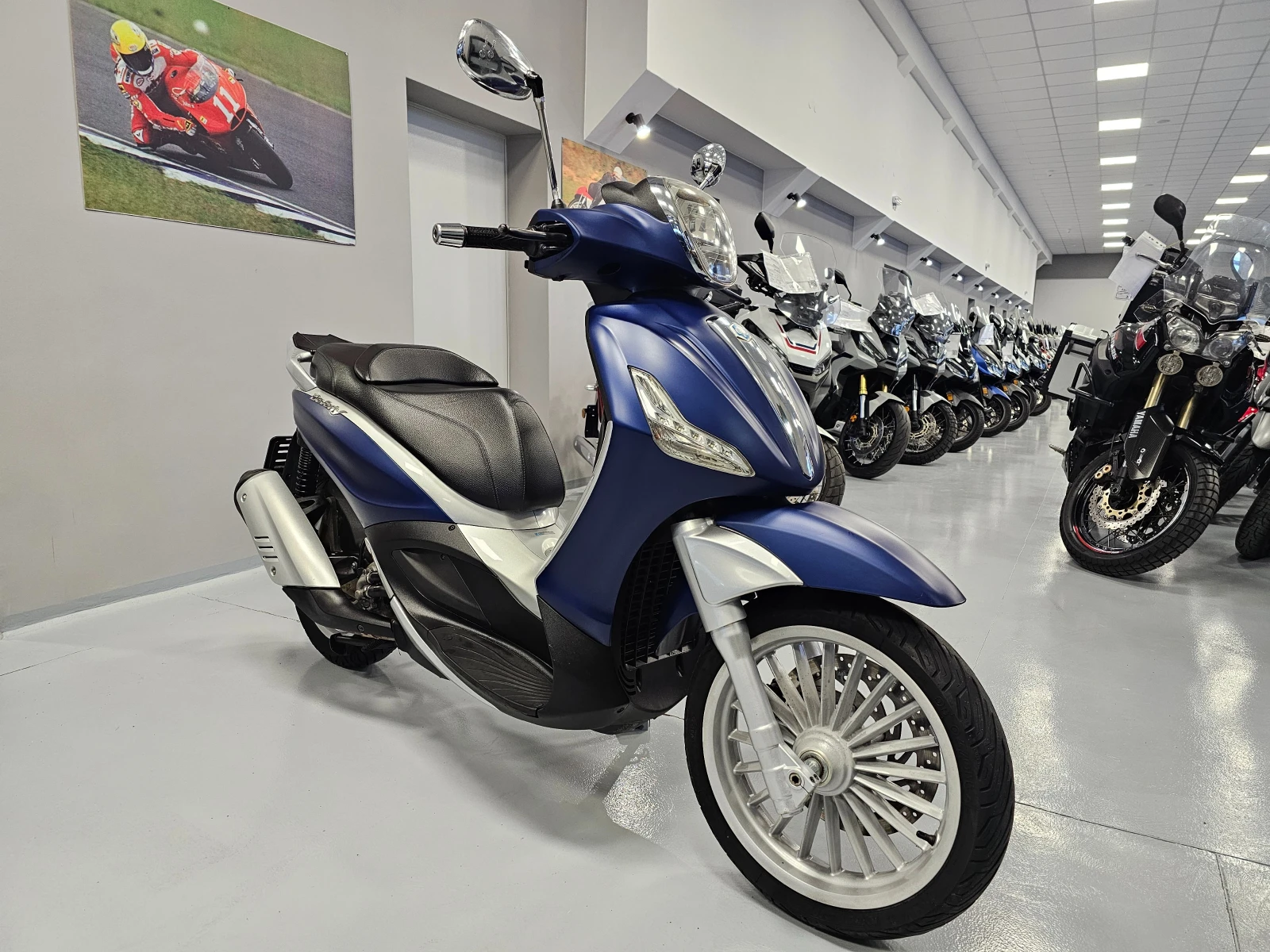 Piaggio Beverly 300ie, Colour Matte Blue Pearl! - изображение 2