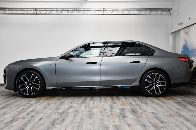 BMW i7 xDrive60 M Sport Pro Theatre B&W Executive, снимка 3 - Автомобили и джипове - 43512664