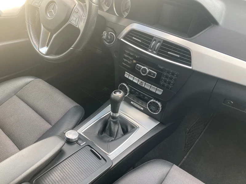 Mercedes-Benz C 220 Avantgarde, снимка 8 - Автомобили и джипове - 51276587