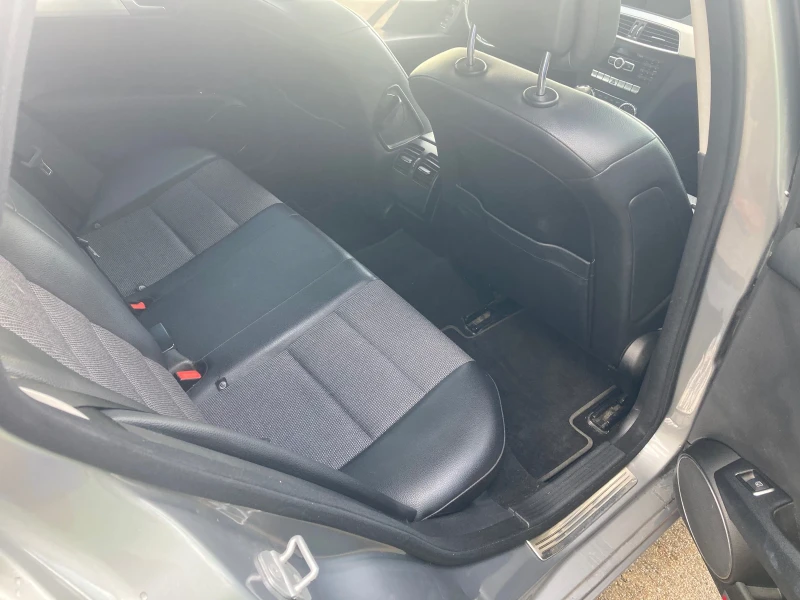 Mercedes-Benz C 220 Avantgarde, снимка 6 - Автомобили и джипове - 51276587