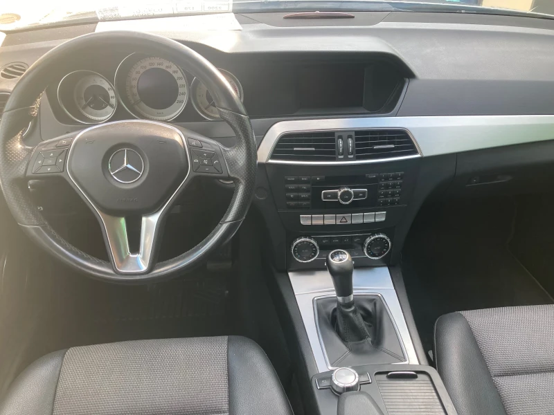Mercedes-Benz C 220 Avantgarde, снимка 10 - Автомобили и джипове - 51276587