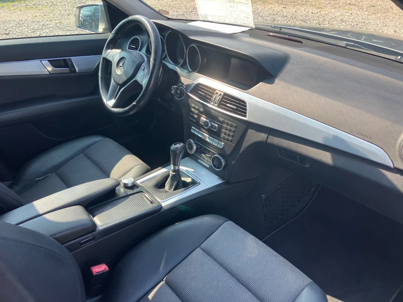 Mercedes-Benz C 220 Avantgarde, снимка 12 - Автомобили и джипове - 51276587