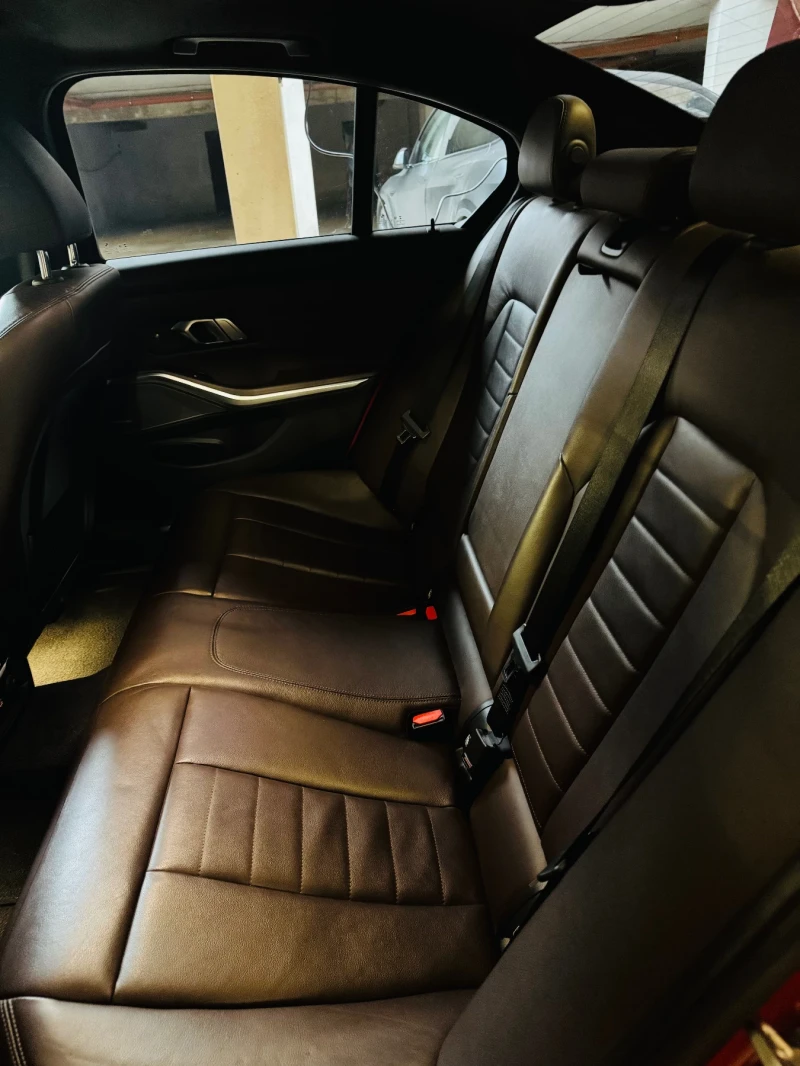 BMW 320, снимка 16 - Автомобили и джипове - 52427111