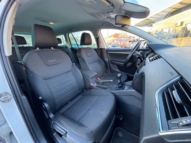 Skoda Octavia SCOUT, снимка 11 - Автомобили и джипове - 52929290