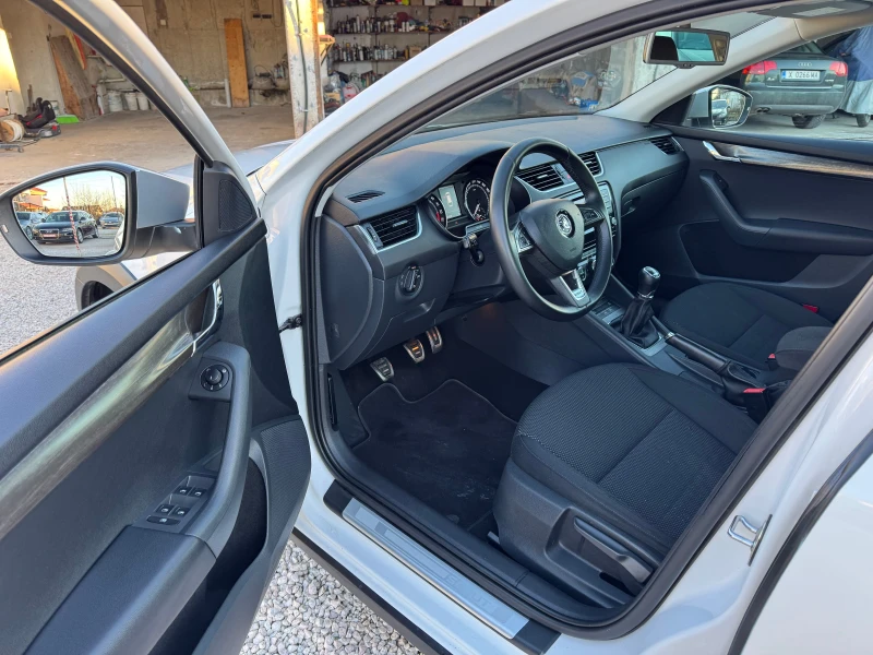 Skoda Octavia SCOUT, снимка 8 - Автомобили и джипове - 52929290