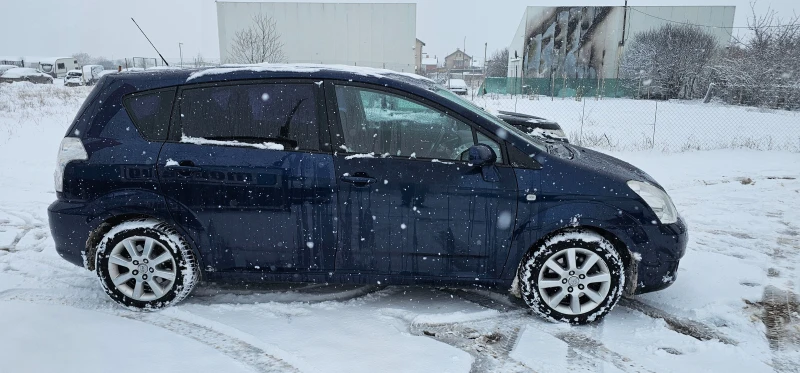 Toyota Corolla verso, снимка 4 - Автомобили и джипове - 53579218