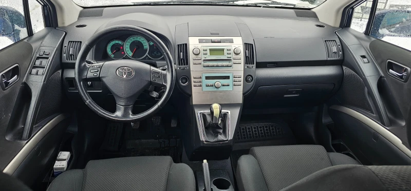 Toyota Corolla verso, снимка 9 - Автомобили и джипове - 53579218