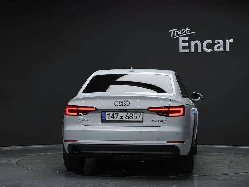 Audi A4 2.0 TDI, снимка 4 - Автомобили и джипове - 53886205