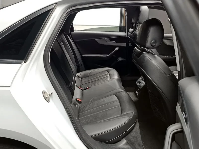 Audi A4 2.0 TDI, снимка 11 - Автомобили и джипове - 53886205